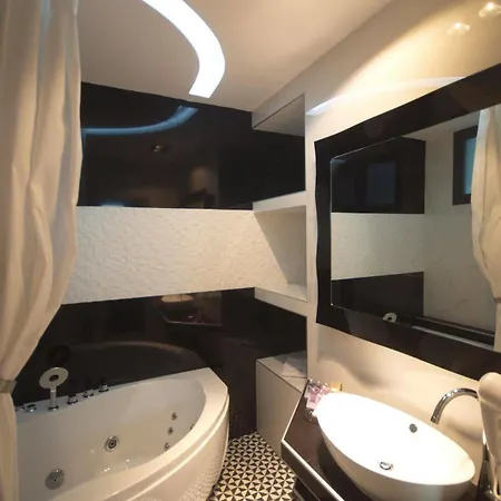White Pearl Luxury 3* Pefkochori
