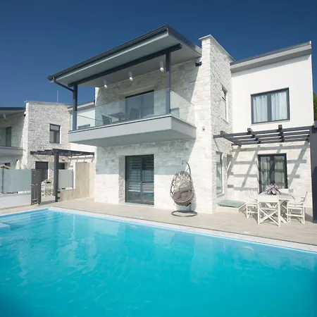 White Pearl Luxury